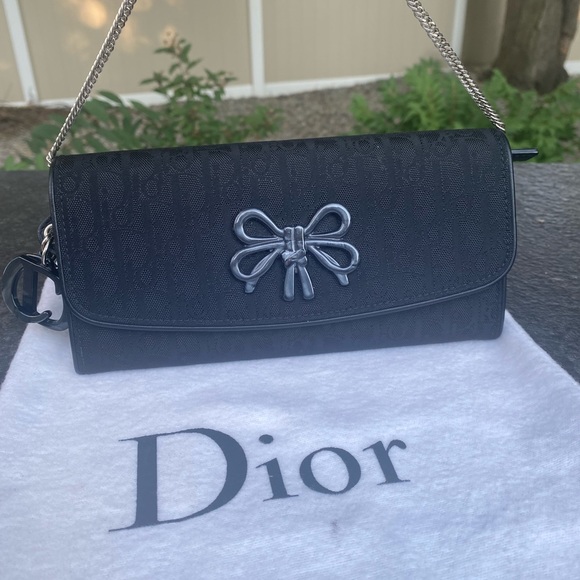 💯% Authentic Christian Dior wallet on Chain - Picture 8 of 16